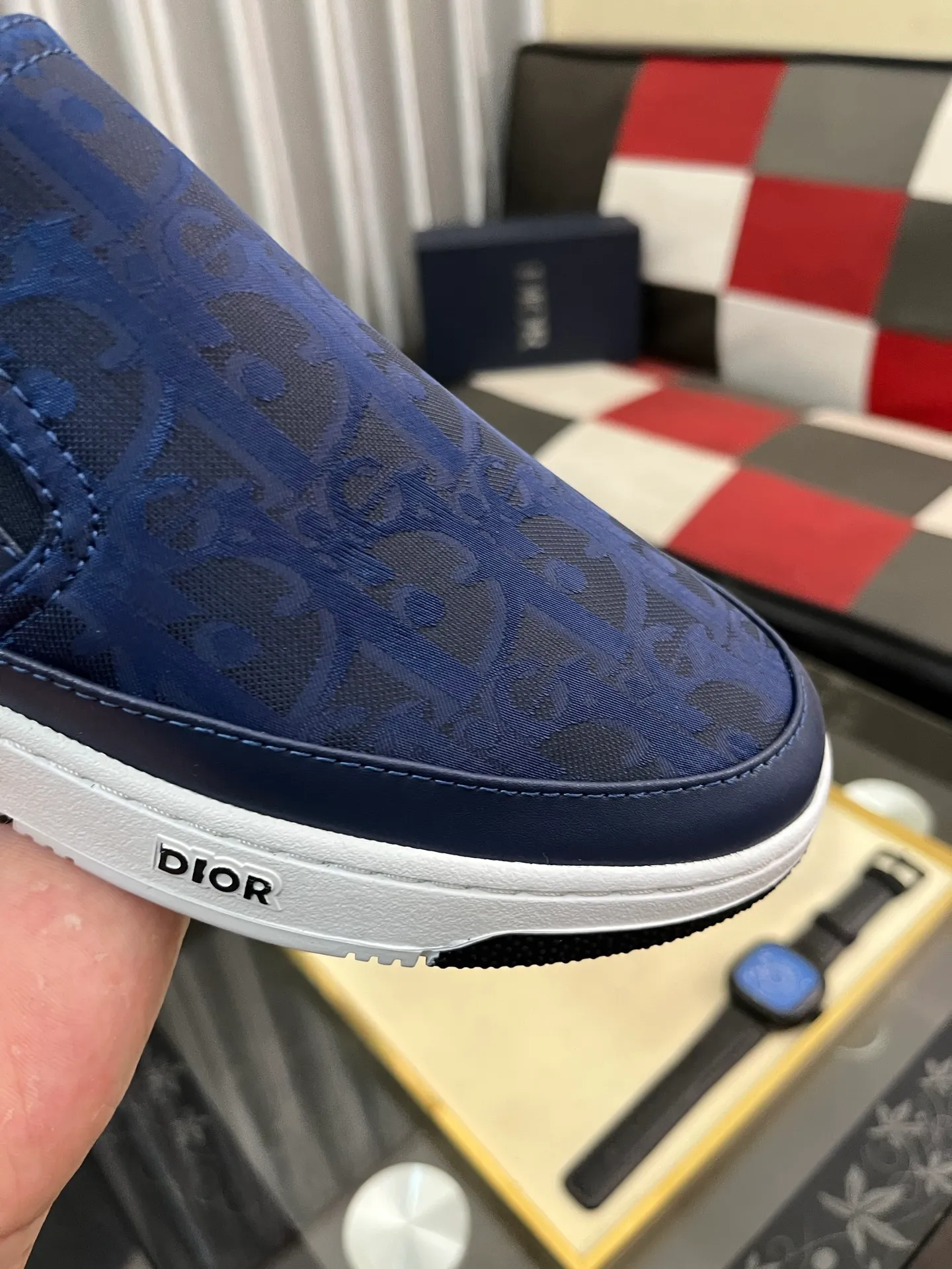 Men's men's shoes 💰420⌚️⌚️Dior unique modern style sneakers. Counter purchasing 🏃casual leather shoes😍😍 original cowhide leather imported from Italy (refuses to discolor and grind feet) soles: original soles specially provided by the original factory, super cool😍 lace up and walk with wind👍 style design ⚠️ super comfortable and wear-resistant original soles. Code number: 38-444️⃣Colors available